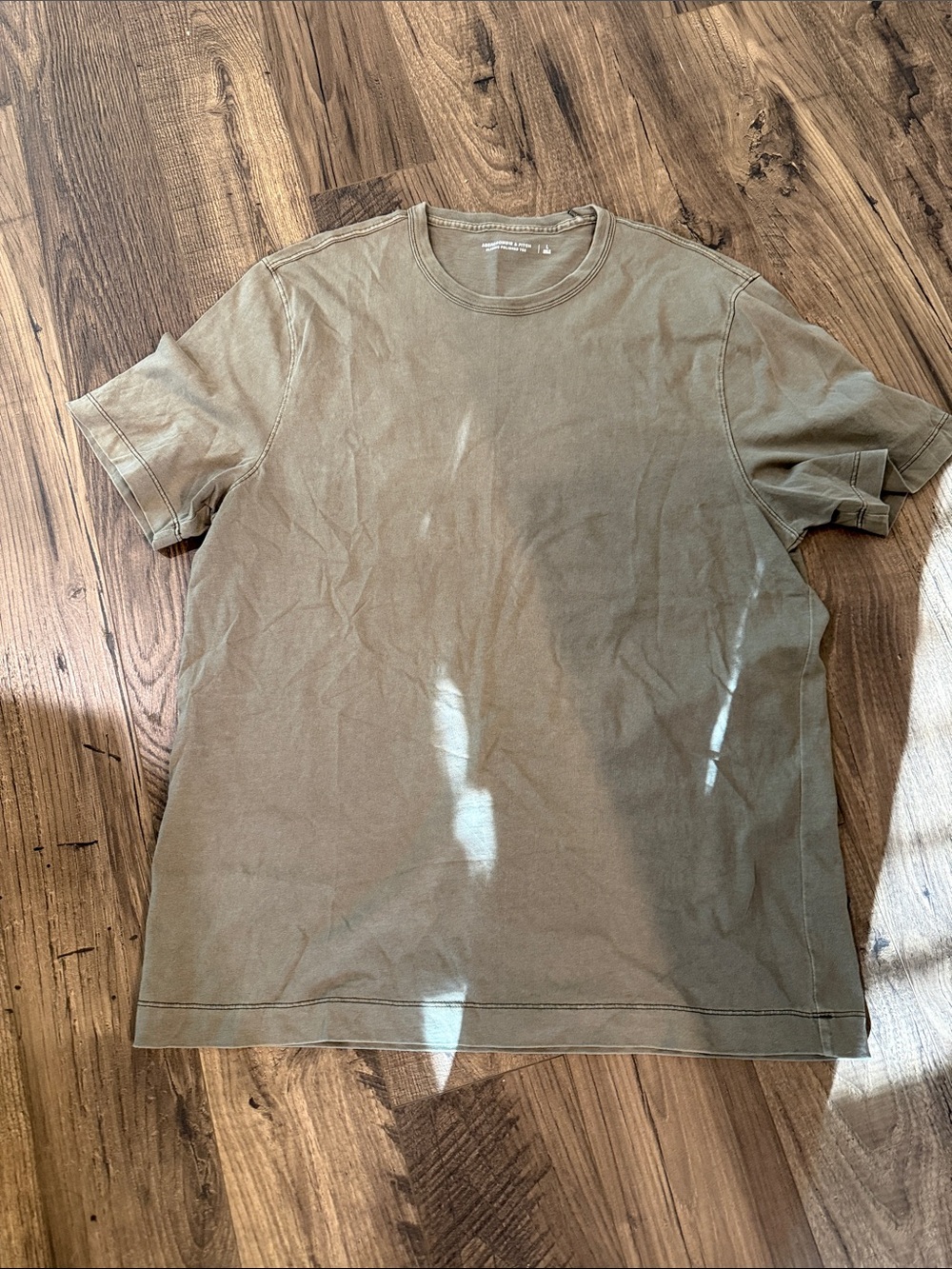 Abercrombie & Fitch Men's Crewneck Short Sleeve Tee in Olive